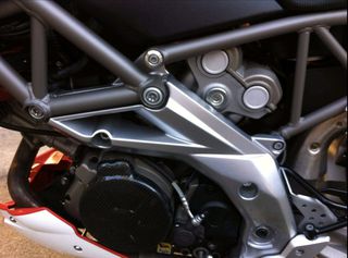 Aprilia Dorsoduro 750 2009-thumb-7