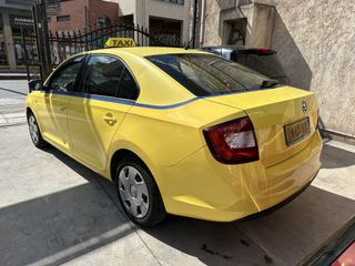 Skoda Rapid 2015-thumb-3