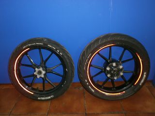 KTM DUKE 125-ΜΠΡΟΣΤΙΝΟΣ ΚΑΙ ΠΙΣΩ ΤΡΟΧΟΣ-thumb-1