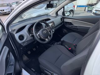 Toyota Yaris 2015 VVT-i Comfort-thumb-14