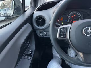 Toyota Yaris 2015 VVT-i Comfort-thumb-17