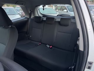 Toyota Yaris 2015 VVT-i Comfort-thumb-23