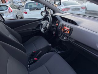 Toyota Yaris 2015 VVT-i Comfort-thumb-25