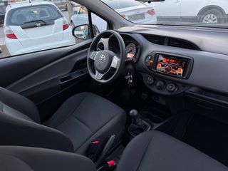 Toyota Yaris 2015 VVT-i Comfort-thumb-26
