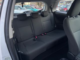 Toyota Yaris 2015 VVT-i Comfort-thumb-27