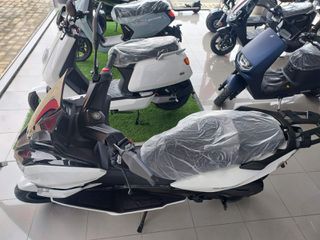 Morbidelli 2025 SC300 E5+-thumb-6