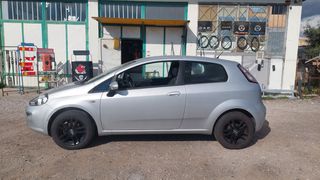 Fiat Grande Punto 2014-thumb-7