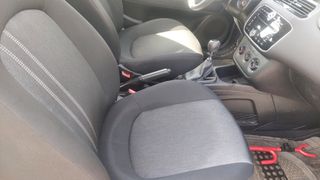 Fiat Grande Punto 2014-thumb-14