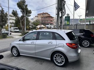 Mercedes-Benz B 180 2014 BLUEEFFICIENCY-thumb-1