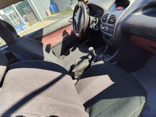 Peugeot 206 2002-thumb-2