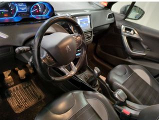 Peugeot 2008 2017 1.2 PURETECH 110 ALLURE-thumb-7