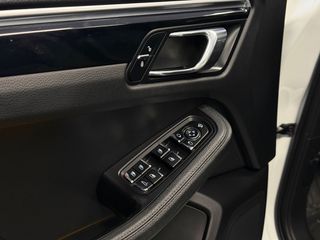 Porsche Macan 2017 2.0-thumb-38