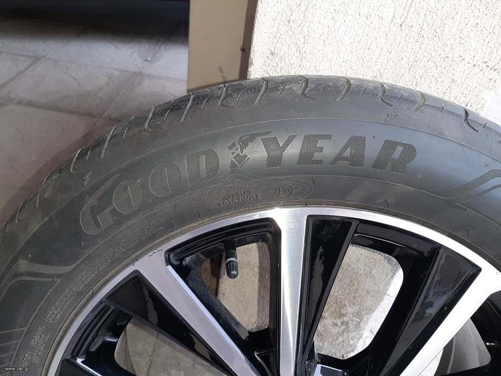 215-55-17 GOODYEAR PERFORMANCE 2