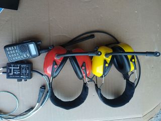Ανταλλακτικά-Αξεσουάρ 1998 LYNX  headsets with radio/power interface and ICOM A 5 radio