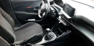 Peugeot 208 2022-thumb-7