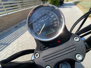 Harley Davidson Iron 883 2010 Black edition-thumb-11