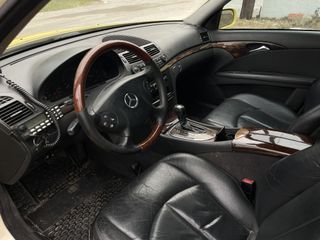 Mercedes-Benz E 220 2003-thumb-6