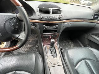 Mercedes-Benz E 220 2003-thumb-9
