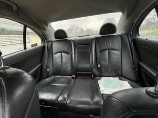 Mercedes-Benz E 220 2003-thumb-8