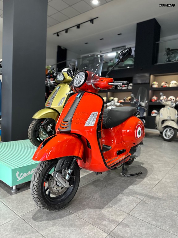 Vespa GTS Super Sport 300 2023 Hpe super sport