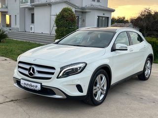 Mercedes-Benz GLA 180 2016 URBAN Panorama