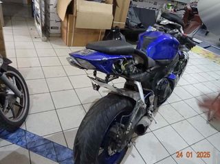 Suzuki GSX-R 600 '07-thumb-8