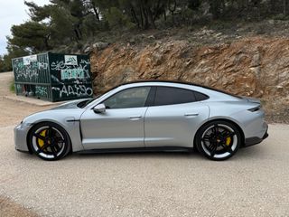 Porsche Taycan 2022 TURBO S CARBON-thumb-1