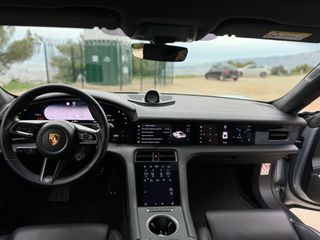 Porsche Taycan 2022 TURBO S CARBON-thumb-7