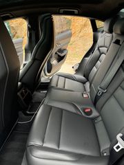 Porsche Taycan 2022 TURBO S CARBON-thumb-10