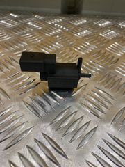 AUDI Q5 ‘08 037906283C 72288000 08T318 CDN 2.0cc Βαλβίδα σε άριστη κατάσταση γνησια!!!