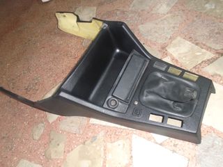 ΚΟΝΣΟΛΑ ΒΜW E30 CABRIO  ΕΙΝΑΙ ΒΑΜΕΝΗ.
