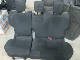 Καθίσματα σετ Yaris-thumb-1