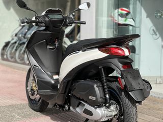 Piaggio Medley 200 2026 Ετοιμοπαράδωτο-thumb-2