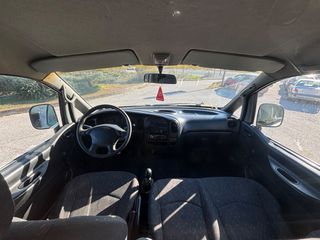Hyundai H-1 2000-thumb-15