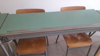 Σχολικές καρέκλες και θρανία.-thumb-3