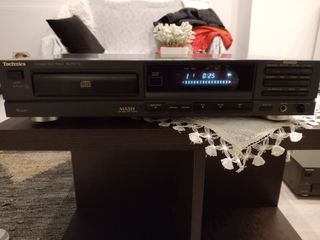 TECHNICS COMPACT DISK PLAYER SL-P277A
