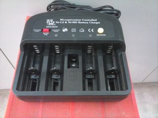 Φορτιστής μπαταριών επιτραπέζιος (battery charger)