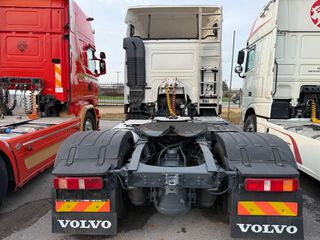 Volvo 2015 410-thumb-3
