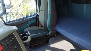 Volvo 2015 410-thumb-4