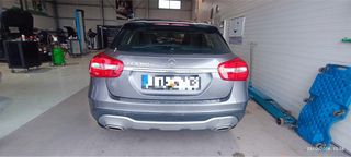 Mercedes-Benz GLA 180 2018 D URBAN-thumb-12