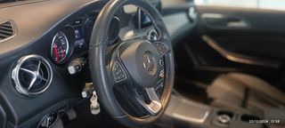 Mercedes-Benz GLA 180 2018 D URBAN-thumb-15