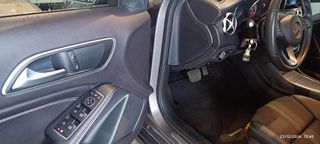 Mercedes-Benz GLA 180 2018 D URBAN-thumb-20