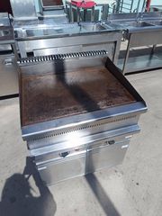 Πλατώ ψησίματος Υγραερίου / Αερίου PG270 CAT ''SR'' με ερμάριο (Α2656-Α2657)