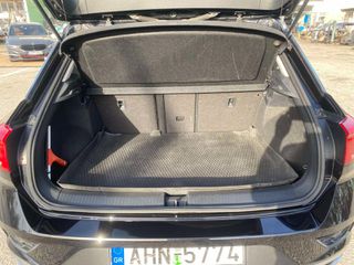 Volkswagen T-Roc 2018 2018-thumb-9