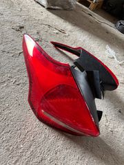 Φανάρι πίσω αριστερό         Ford Focus 2012-2017-thumb-2