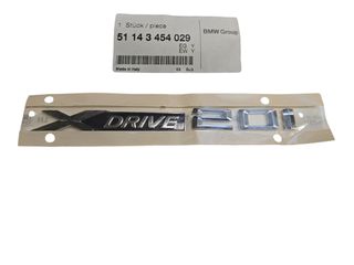 BMW X Drive 20i Αυτοκόλλητο Σήμα Πορτ Μπαγκάζ Καινούργιο Γνήσιο- 51143454029