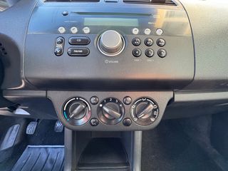 Suzuki Swift 2005-thumb-11