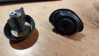 ΓΝΗΣΙΑ ΣΛΑ'Ι'ΝΤ ΣΕ ΚΑΛΗ ΚΑΤΑΣΤΑΣΗ ΓΙΑ KAWASAKI KLE500-400 . Η ΤΙΜΗ ΕΙΝΑΙ ΓΙΑ ΤΟ ΖΕΥΓΑΡΙ.