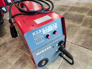 ΕΠΑΓΓΕΛΜΑΤΙΚΗ ΗΛΕΚΤΡΟΚΟΛΗΣΗ ΣΥΡΜΑΤΟΣ INVERTER 250Α ΜΟΝΟΦΑΣΙΚΗ ΜΕ 4μετρη ΤΣΙΜΠΙΔΑ ΔΕΧΕΤΑΙ 15κιλο ΣΥΡΜΑ