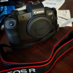Canon EOS R